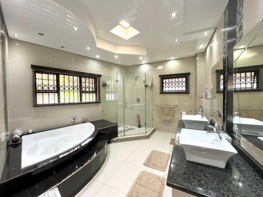 6 Bedroom Property for Sale in Umhlanga KwaZulu-Natal
