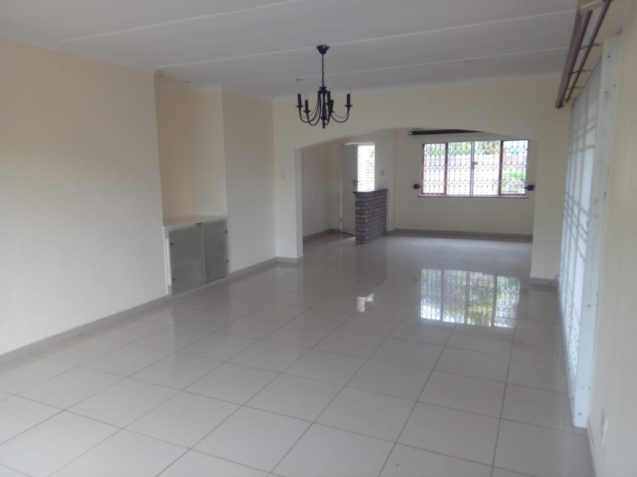 2 Bedroom Property for Sale in Sunningdale KwaZulu-Natal