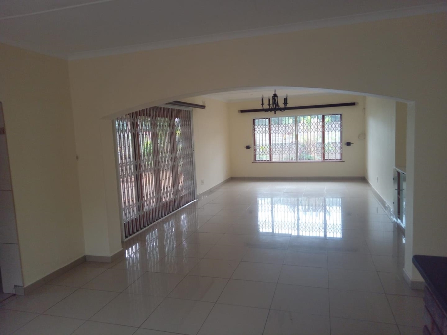 2 Bedroom Property for Sale in Sunningdale KwaZulu-Natal