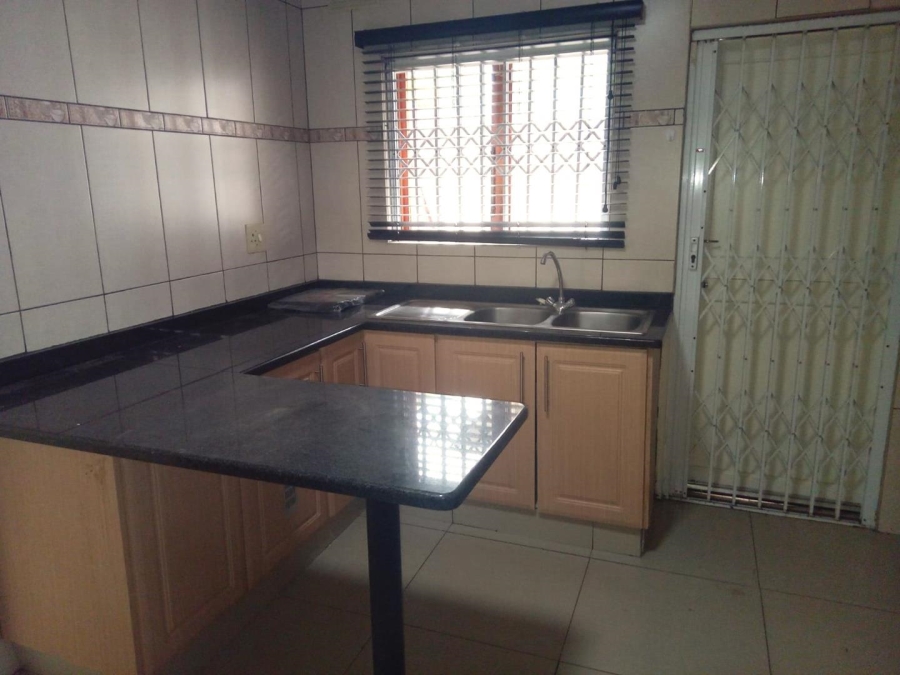 2 Bedroom Property for Sale in Sunningdale KwaZulu-Natal