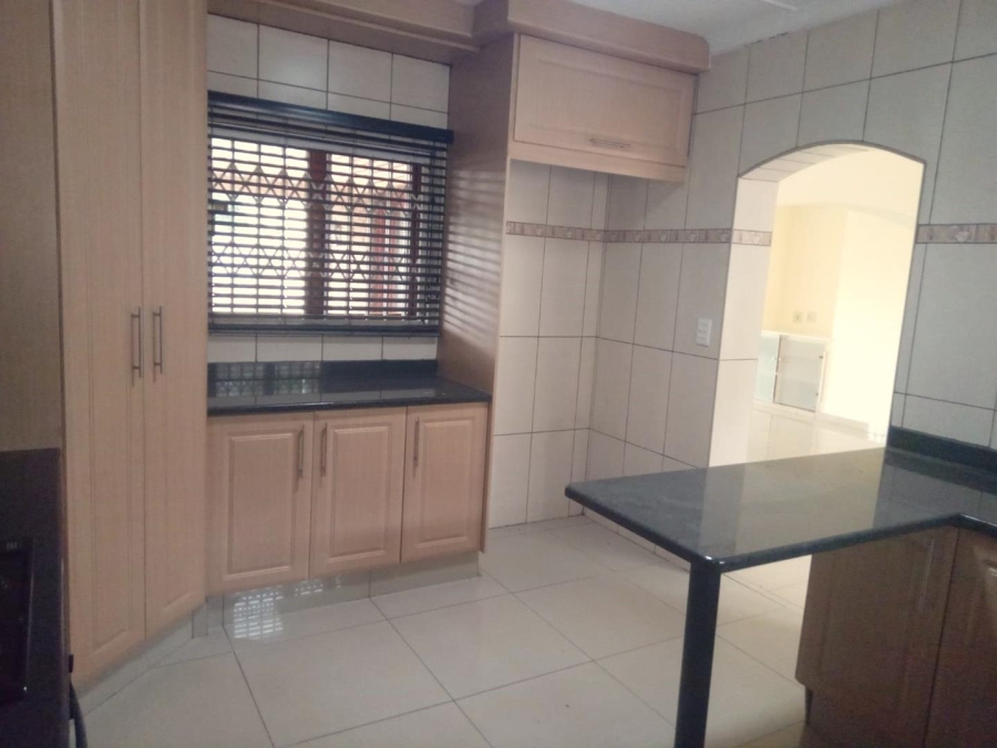 2 Bedroom Property for Sale in Sunningdale KwaZulu-Natal