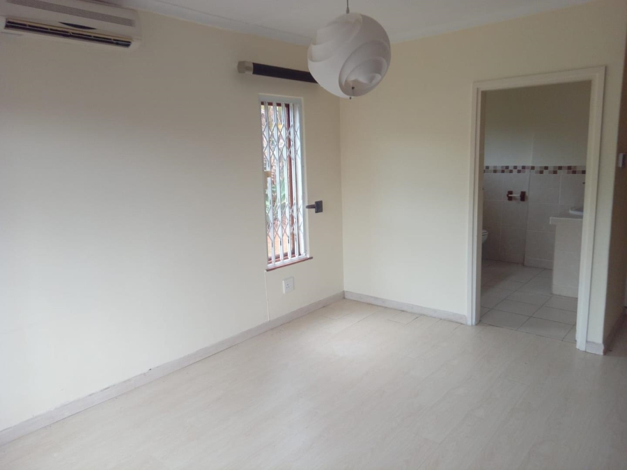 2 Bedroom Property for Sale in Sunningdale KwaZulu-Natal