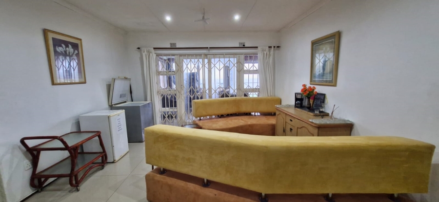 5 Bedroom Property for Sale in Port Edward KwaZulu-Natal