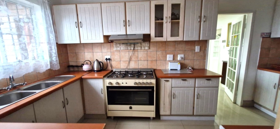 5 Bedroom Property for Sale in Port Edward KwaZulu-Natal