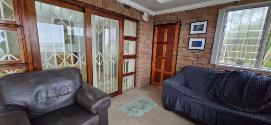 5 Bedroom Property for Sale in Port Edward KwaZulu-Natal