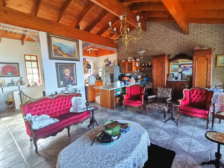 5 Bedroom Property for Sale in Beacon Rocks KwaZulu-Natal