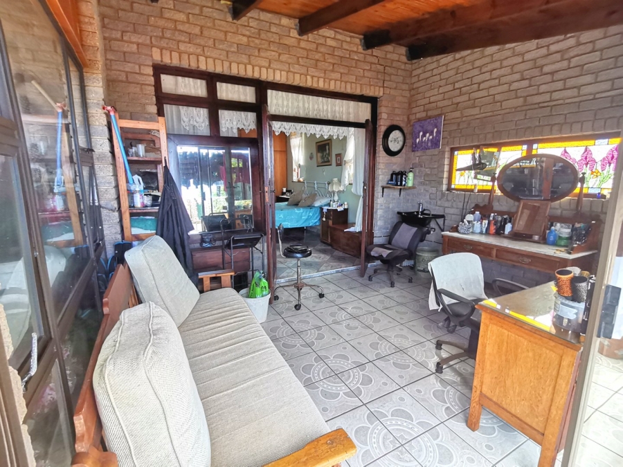 5 Bedroom Property for Sale in Beacon Rocks KwaZulu-Natal