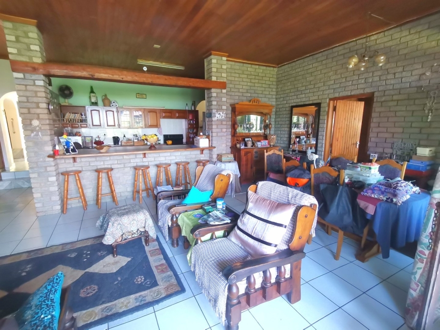 5 Bedroom Property for Sale in Beacon Rocks KwaZulu-Natal