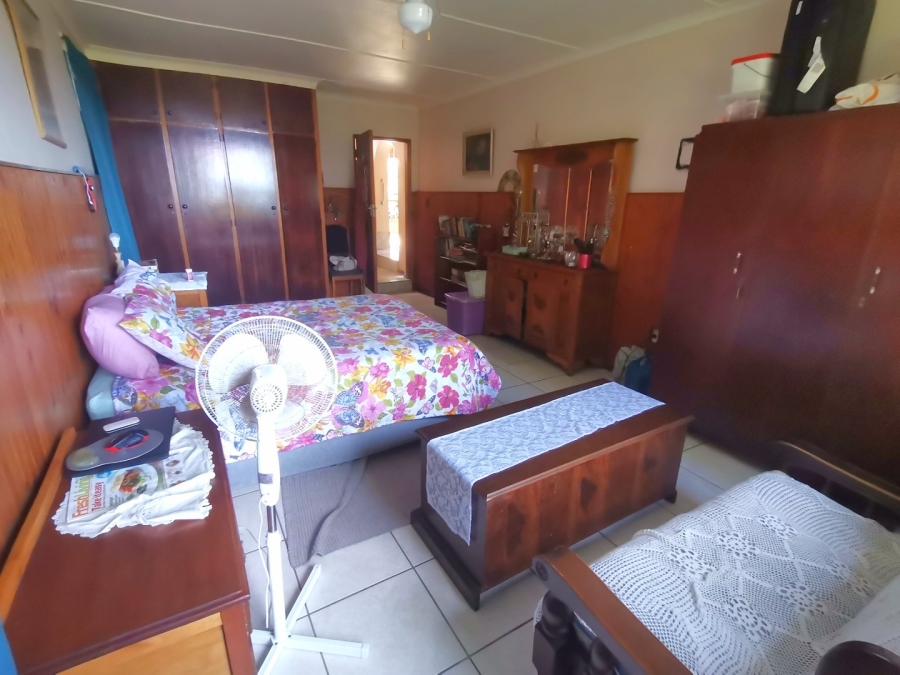 5 Bedroom Property for Sale in Beacon Rocks KwaZulu-Natal