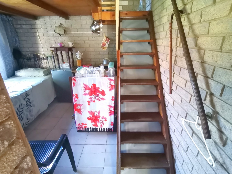 5 Bedroom Property for Sale in Beacon Rocks KwaZulu-Natal