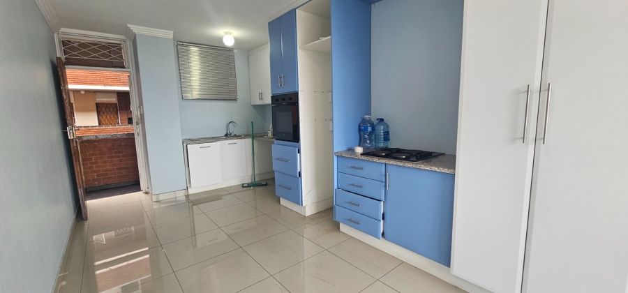 To Let 1 Bedroom Property for Rent in Essenwood KwaZulu-Natal