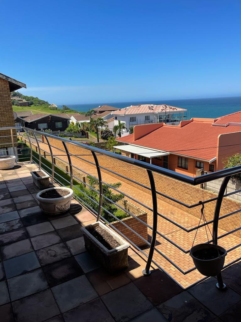 5 Bedroom Property for Sale in Treasure Beach KwaZulu-Natal