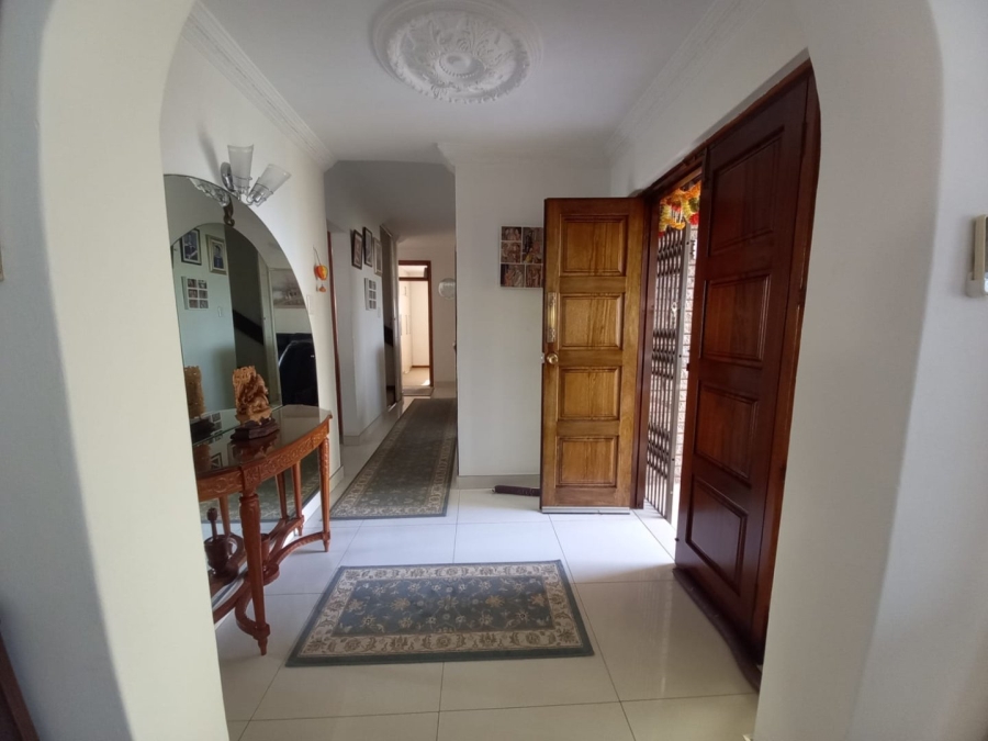 5 Bedroom Property for Sale in La Mercy KwaZulu-Natal