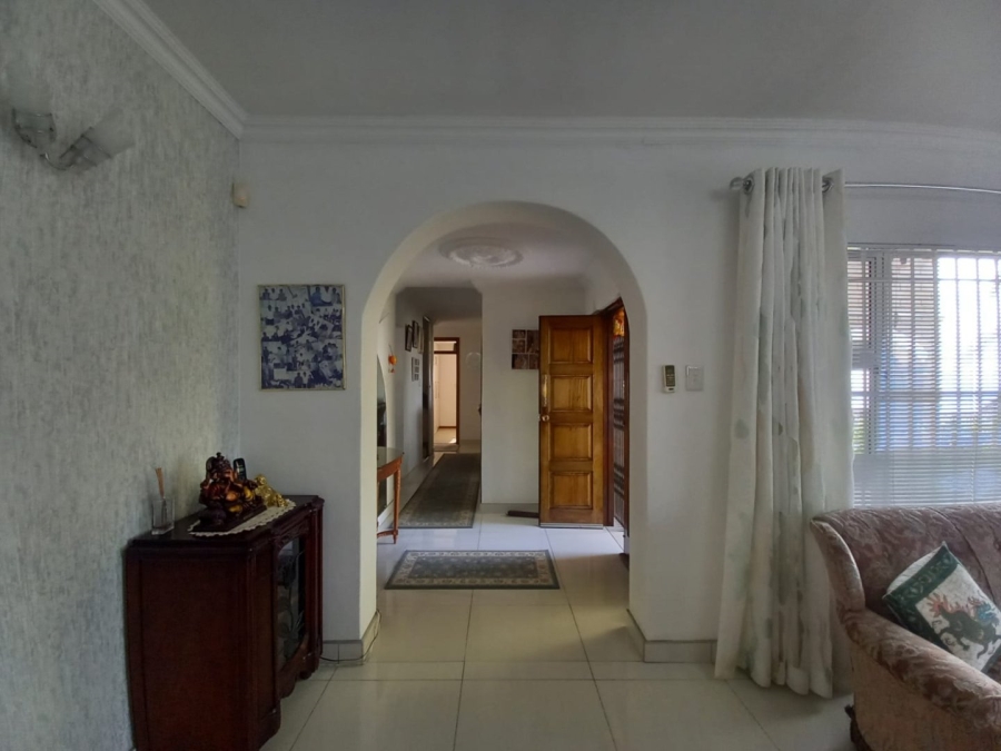 5 Bedroom Property for Sale in La Mercy KwaZulu-Natal