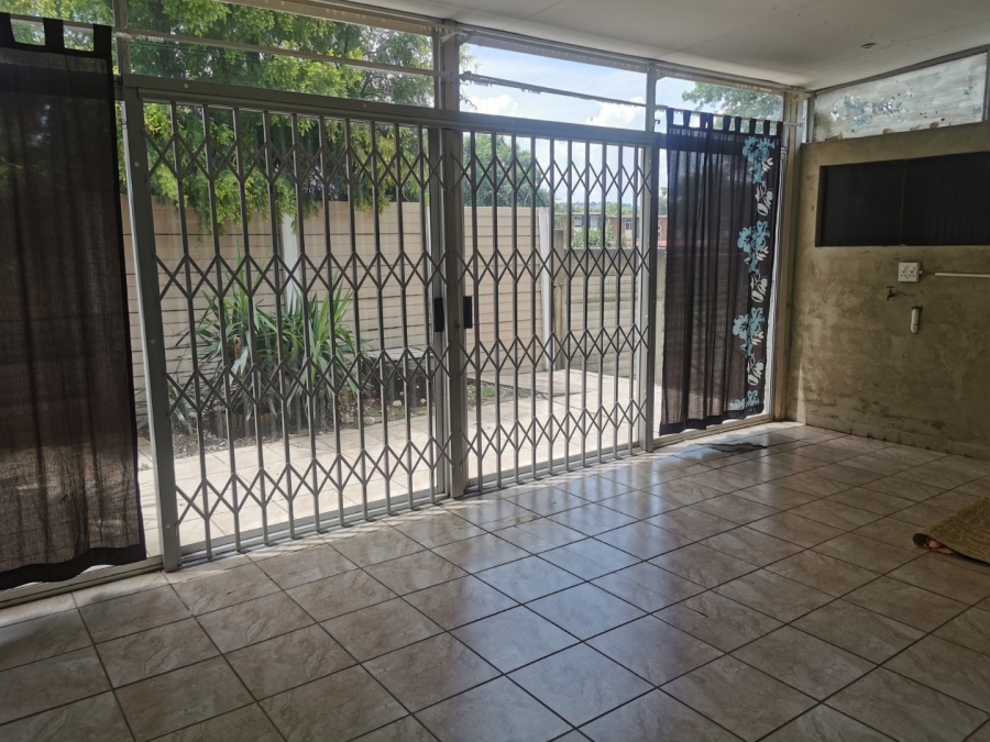 2 Bedroom Property for Sale in Huttenheights KwaZulu-Natal