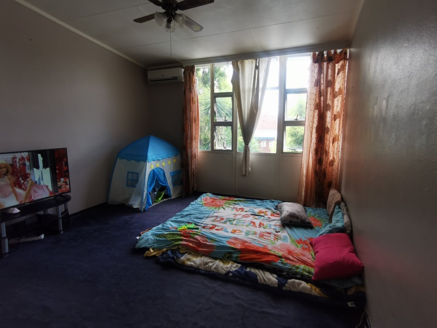 2 Bedroom Property for Sale in Huttenheights KwaZulu-Natal