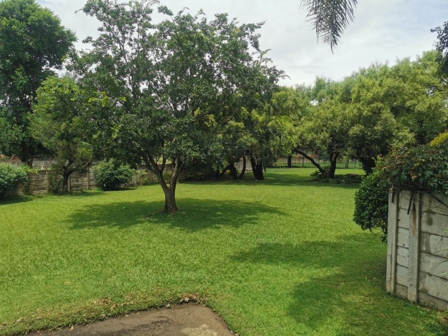 2 Bedroom Property for Sale in Huttenheights KwaZulu-Natal