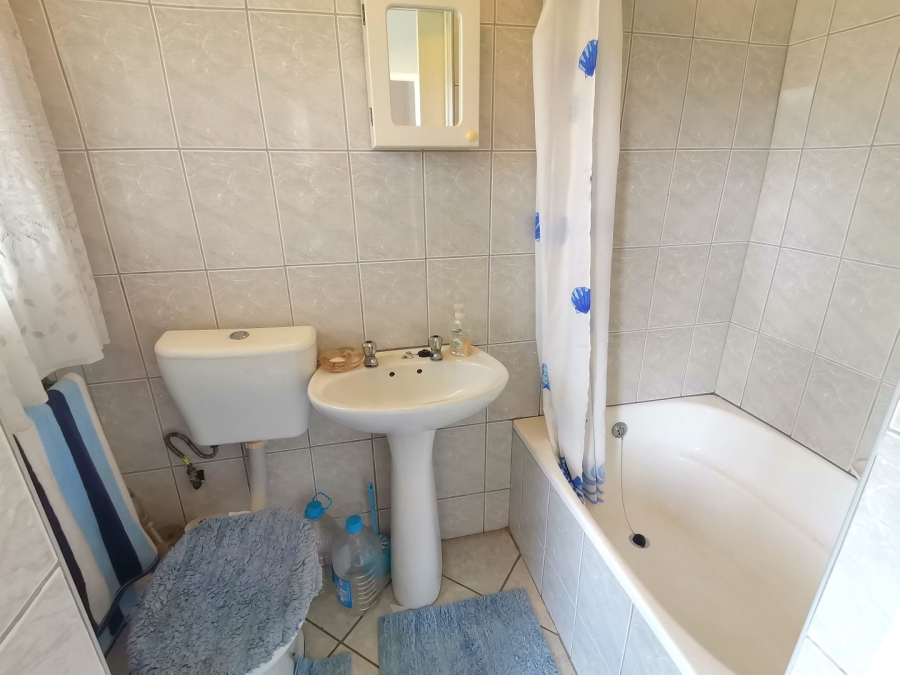 2 Bedroom Property for Sale in Uvongo Beach KwaZulu-Natal