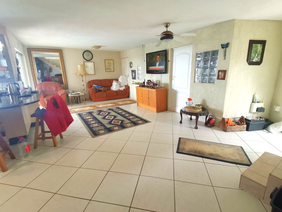 7 Bedroom Property for Sale in Manaba Beach KwaZulu-Natal