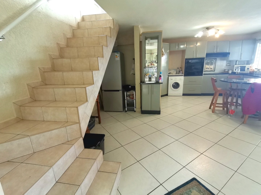 7 Bedroom Property for Sale in Manaba Beach KwaZulu-Natal