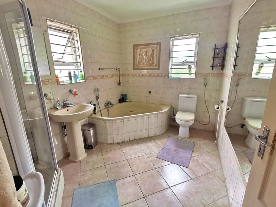 7 Bedroom Property for Sale in Manaba Beach KwaZulu-Natal