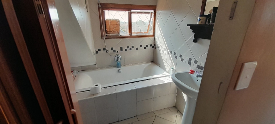 4 Bedroom Property for Sale in Glenwood KwaZulu-Natal