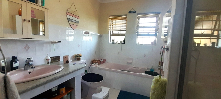 3 Bedroom Property for Sale in Amanzimtoti KwaZulu-Natal