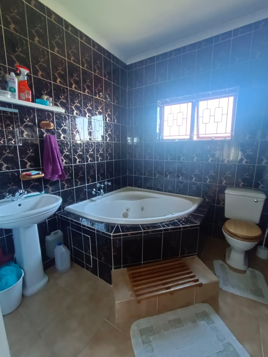 3 Bedroom Property for Sale in Burlington Heights KwaZulu-Natal