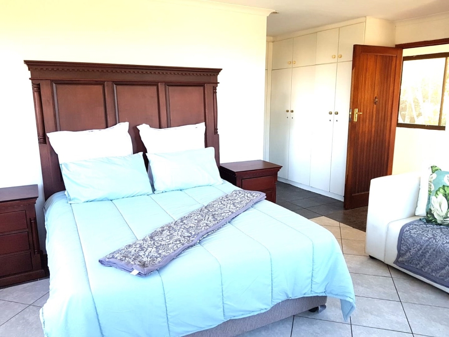 9 Bedroom Property for Sale in Cowies Hill KwaZulu-Natal