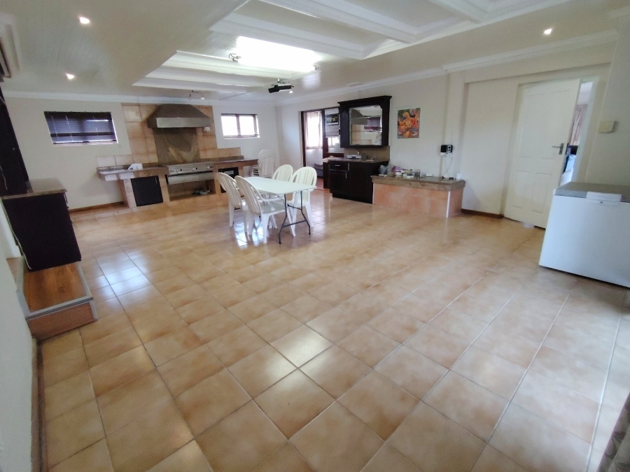 5 Bedroom Property for Sale in Shelly Beach KwaZulu-Natal