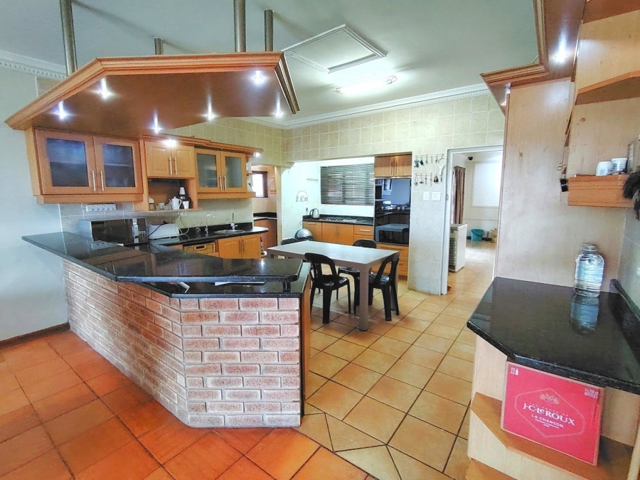 5 Bedroom Property for Sale in Shelly Beach KwaZulu-Natal