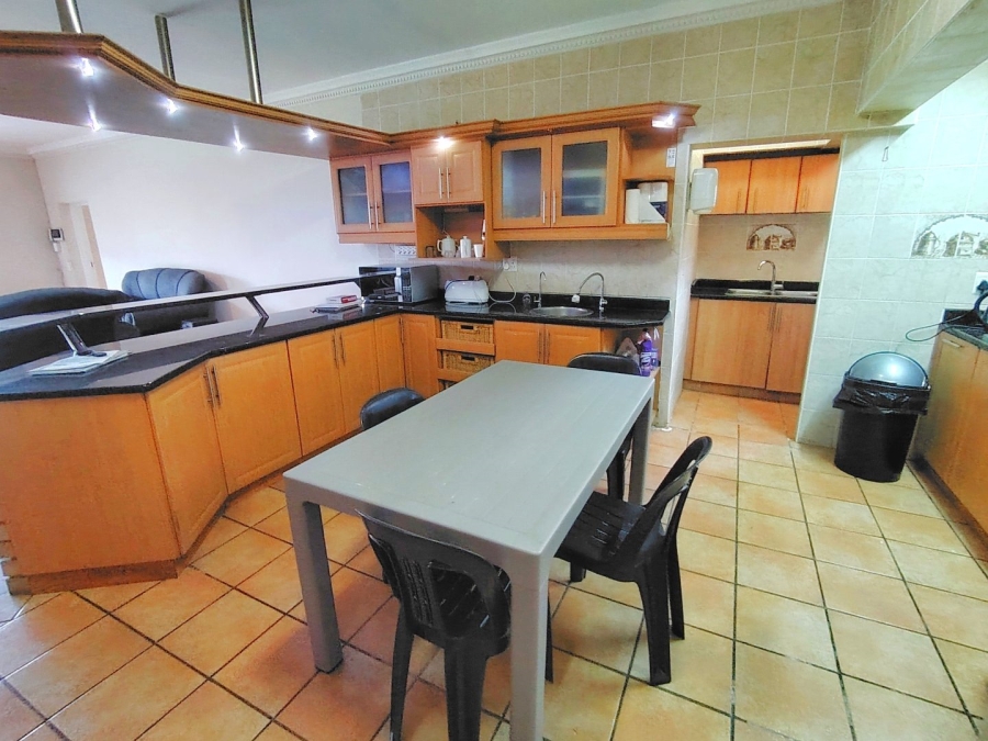 5 Bedroom Property for Sale in Shelly Beach KwaZulu-Natal