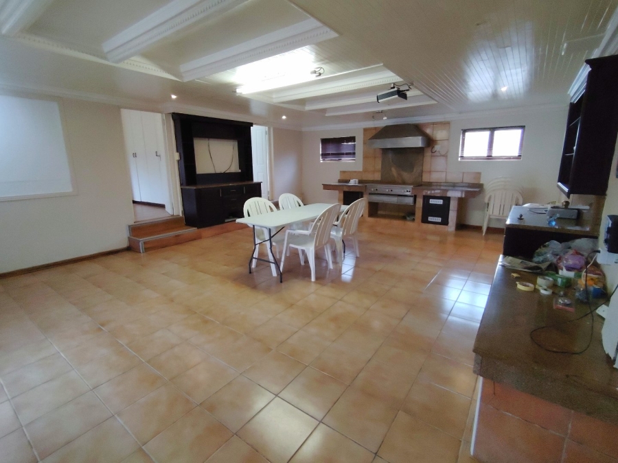 5 Bedroom Property for Sale in Shelly Beach KwaZulu-Natal