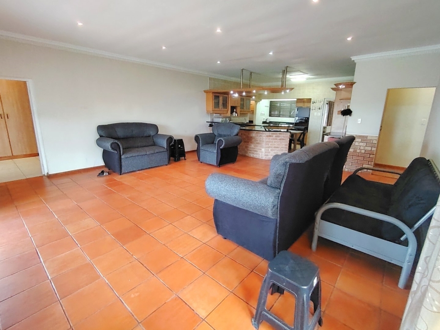 5 Bedroom Property for Sale in Shelly Beach KwaZulu-Natal