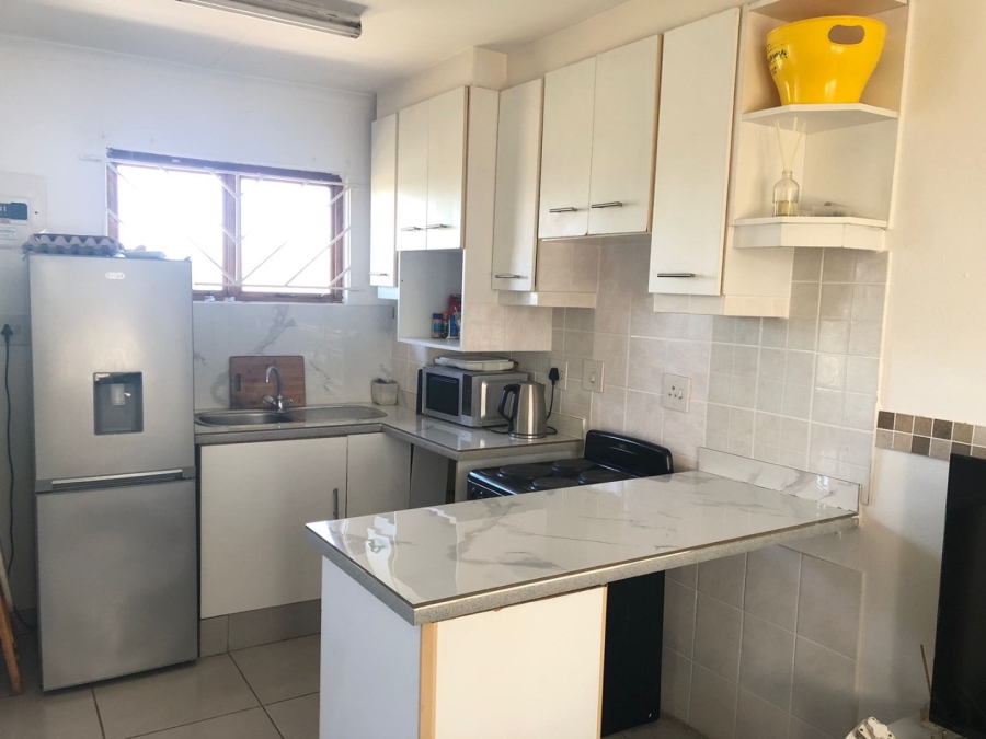 1 Bedroom Property for Sale in Bellair KwaZulu-Natal