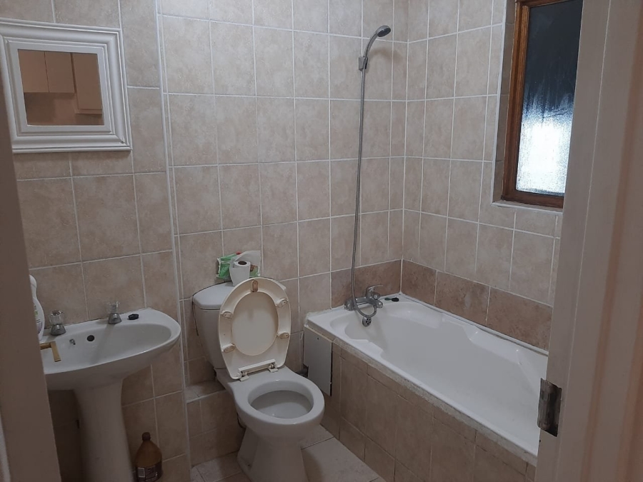 1 Bedroom Property for Sale in Bellair KwaZulu-Natal