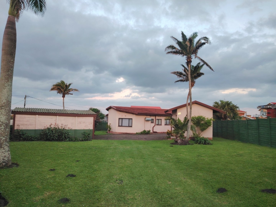 4 Bedroom Property for Sale in St Michaels On Sea KwaZulu-Natal