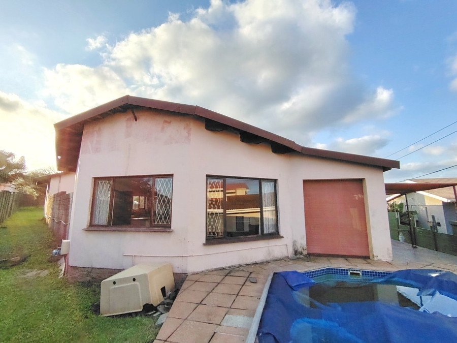 4 Bedroom Property for Sale in St Michaels On Sea KwaZulu-Natal