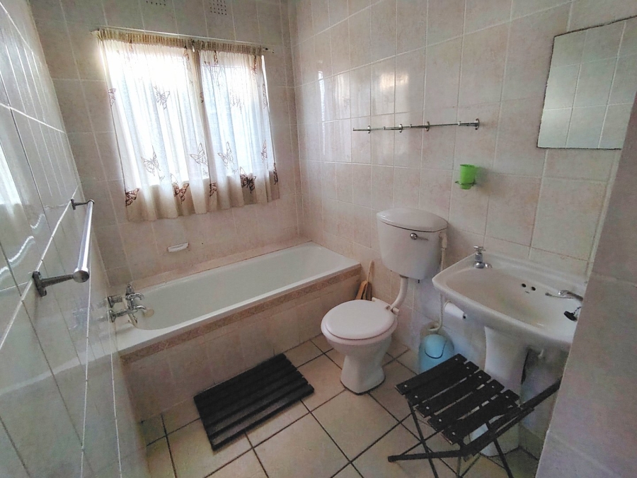 4 Bedroom Property for Sale in St Michaels On Sea KwaZulu-Natal