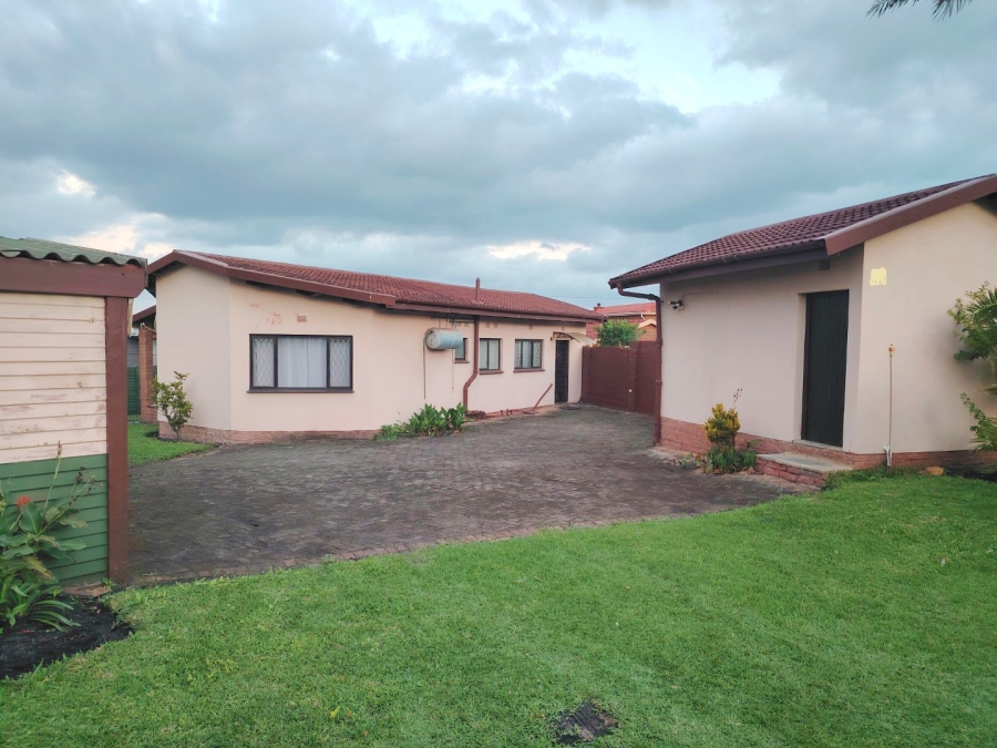 4 Bedroom Property for Sale in St Michaels On Sea KwaZulu-Natal