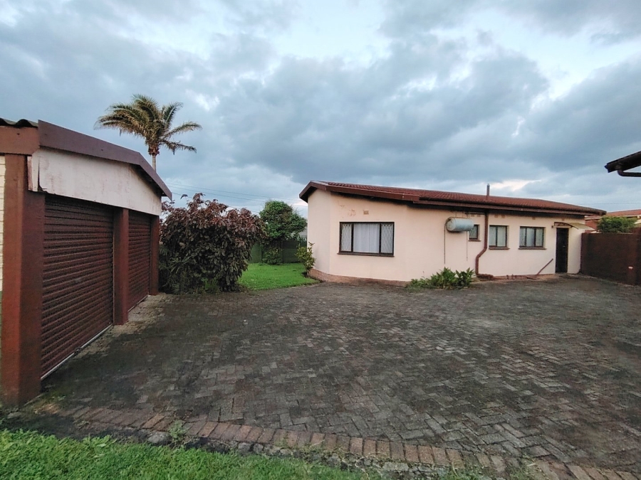 4 Bedroom Property for Sale in St Michaels On Sea KwaZulu-Natal