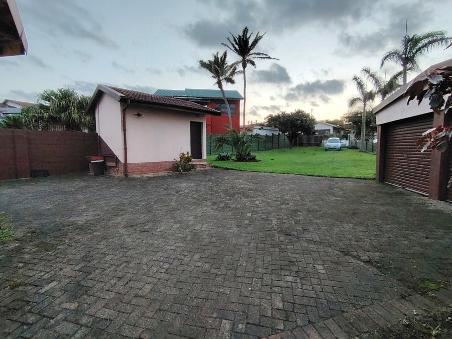 4 Bedroom Property for Sale in St Michaels On Sea KwaZulu-Natal