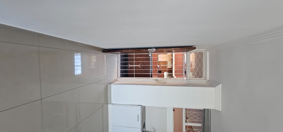 1 Bedroom Property for Sale in Essenwood KwaZulu-Natal