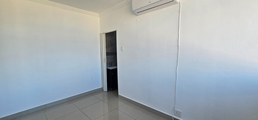 1 Bedroom Property for Sale in Essenwood KwaZulu-Natal