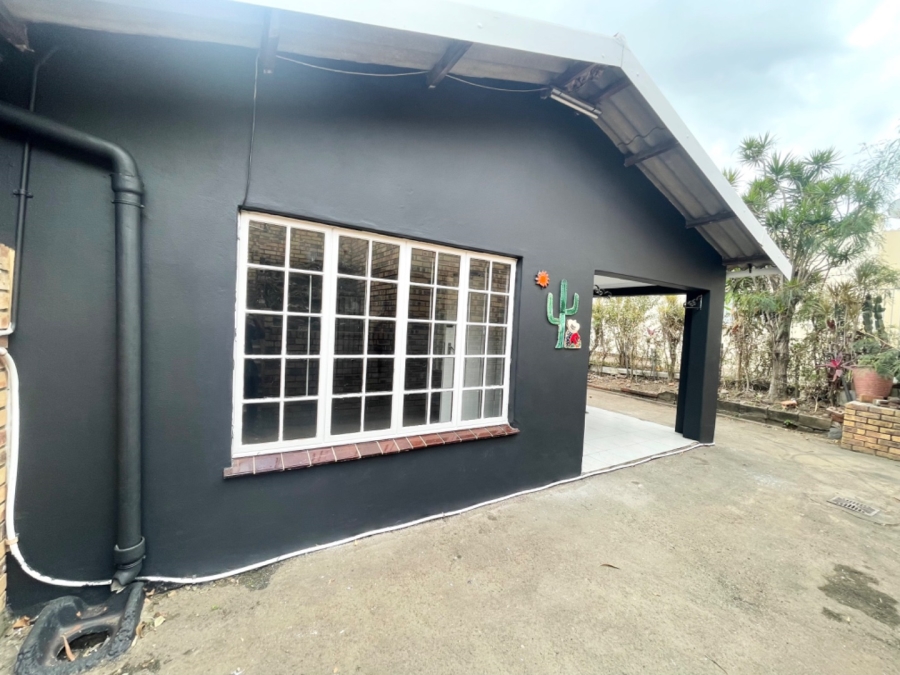 2 Bedroom Property for Sale in Newlands East KwaZulu-Natal