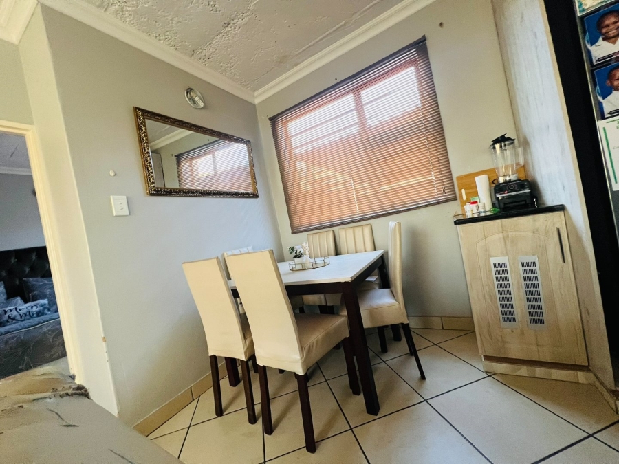 2 Bedroom Property for Sale in Madadeni J KwaZulu-Natal