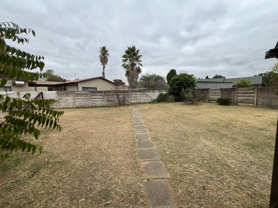 4 Bedroom Property for Sale in Barry Hertzog Park KwaZulu-Natal