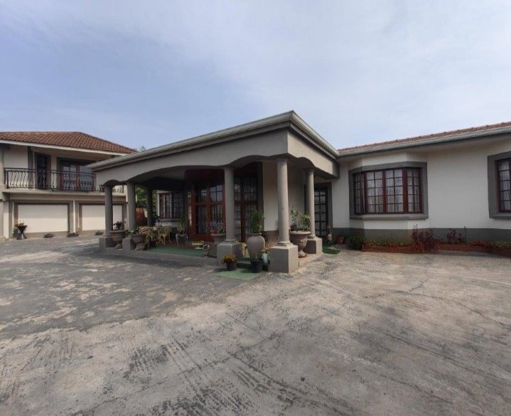 5 Bedroom Property for Sale in Epworth KwaZulu-Natal