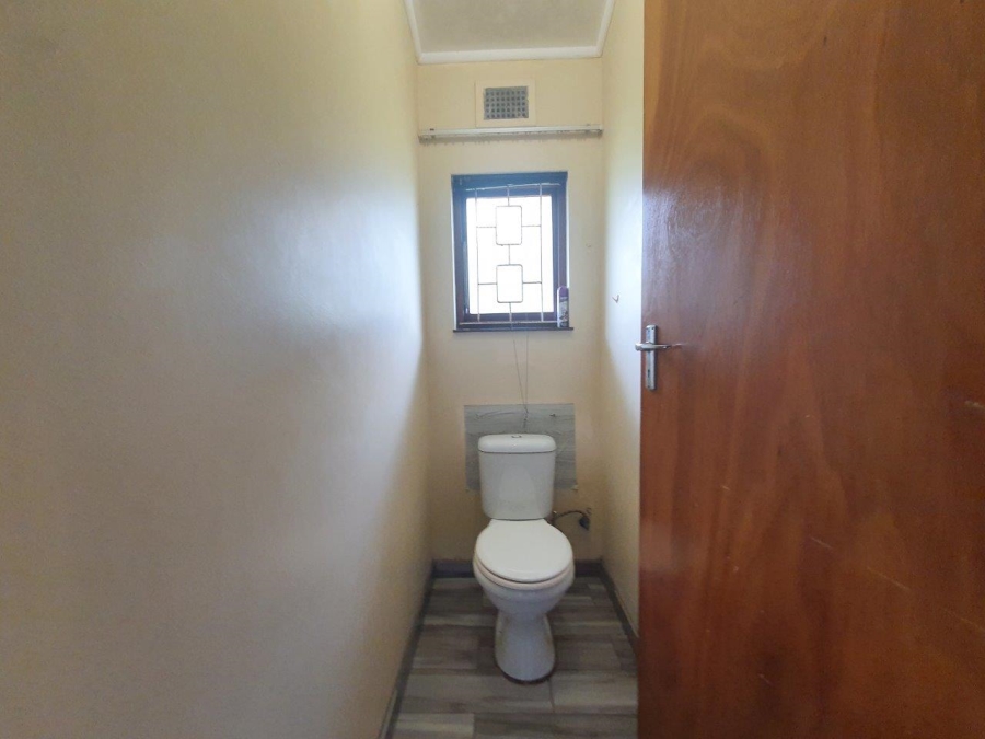 To Let 2 Bedroom Property for Rent in Umtentweni KwaZulu-Natal