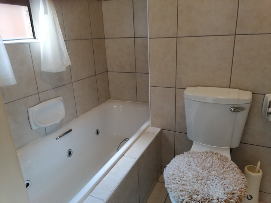 3 Bedroom Property for Sale in Freeland Park KwaZulu-Natal